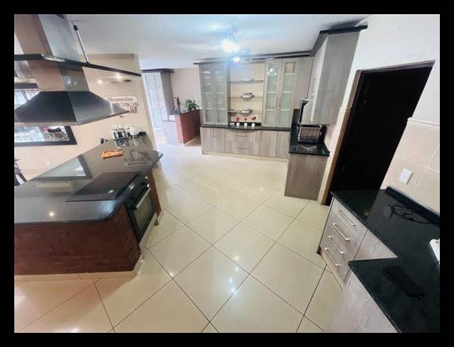5 BEDROOM HOUSE FOR SALE IN MEYERSDAL